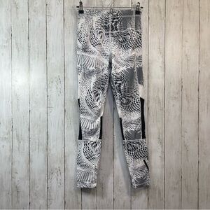 Workout Empire Arctic Snow Mesh Leggings Medium